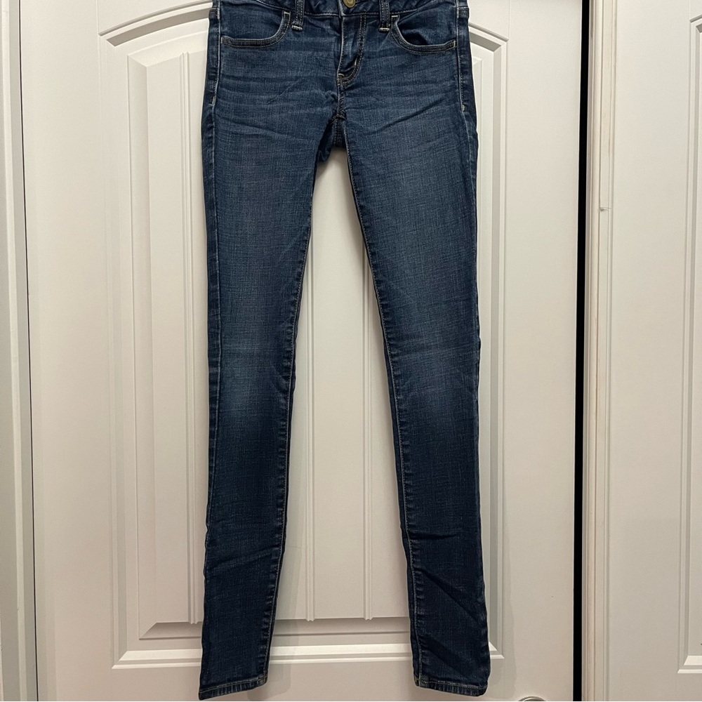 American Eagle Outfitters Dark Blue Skinny Jeans. Low rise